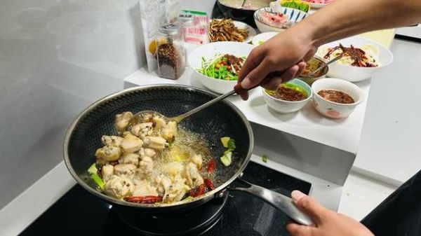 梦到自己在炒菜_是什么意思
