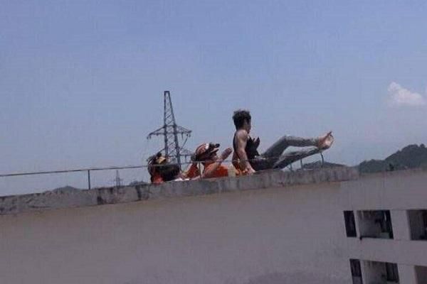梦到把人推下楼是什么意思_梦到把人推下楼怎么办