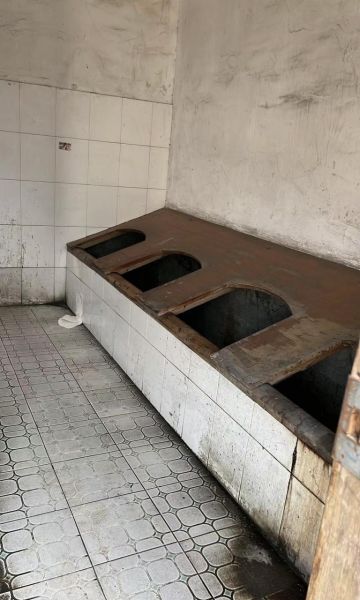 梦到茅房是什么意思_梦见茅房很脏代表什么