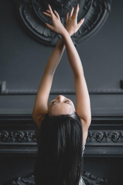 梦见长发飘飘_意味着什么