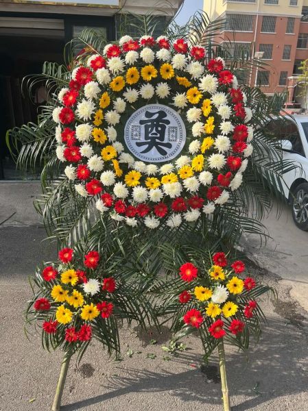 梦到花圈是什么意思_梦见花圈是吉是凶