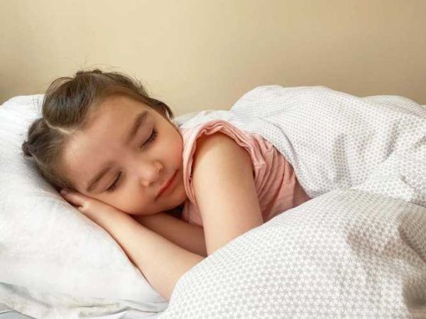 梦到小姑娘是什么意思_梦见小女孩好不好