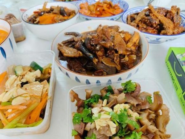 梦到做菜给别人吃是什么意思_梦见做饭给别人吃预示什么