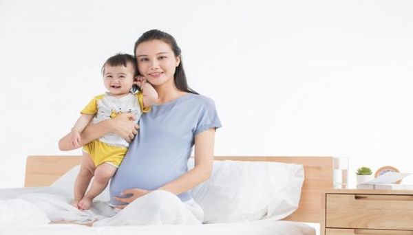 梦到抱着男孩是什么意思_梦见抱小男孩预示什么