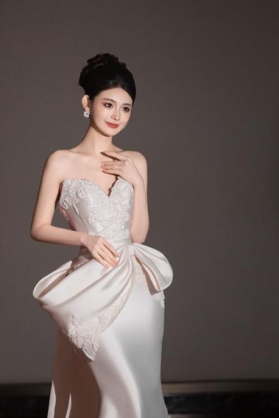 梦到白裙子是什么意思_梦见白裙子预示什么