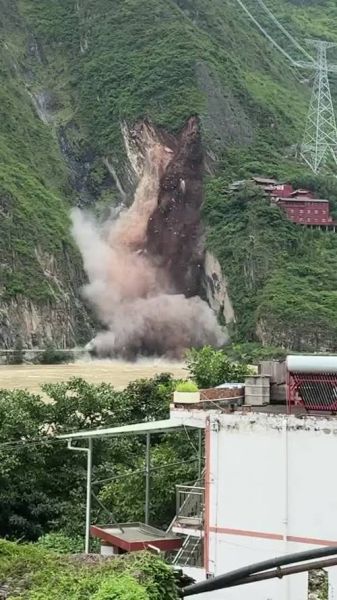 梦到山崩是什么意思_梦见山崩逃跑成功预示什么