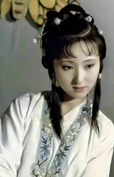 陈晓旭属什么生肖_陈晓旭为什么属蛇