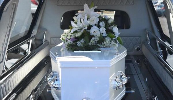 梦到拉死人的车是什么意思_梦见死人车预示什么
