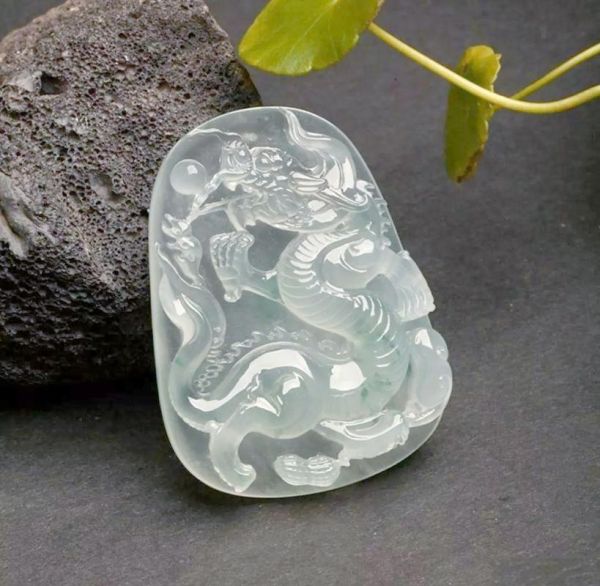 龙牌翡翠适合什么属相佩戴_龙牌翡翠佩戴禁忌