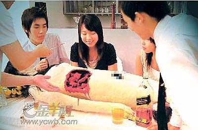 梦到跟死人吃饭_是什么意思