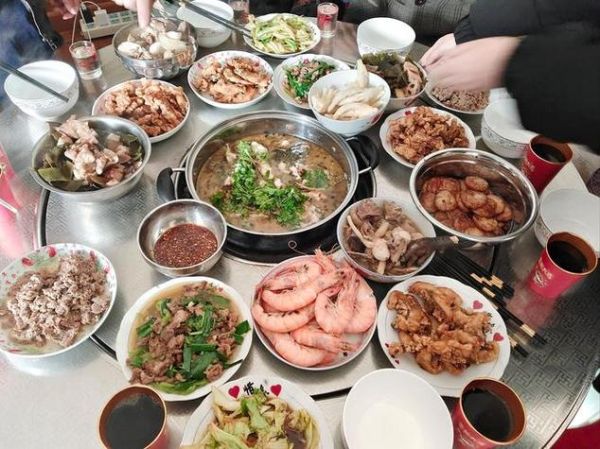 梦到家人聚餐_意味着什么