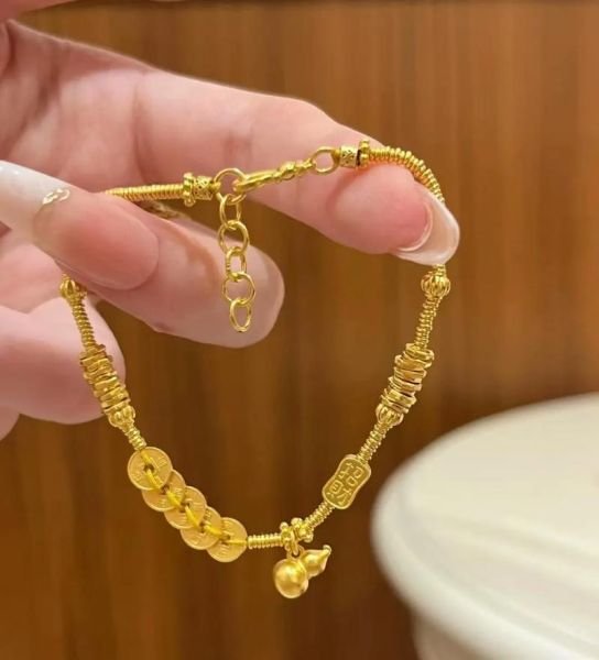 黄金带财运是真的吗_黄金招财戴哪只手