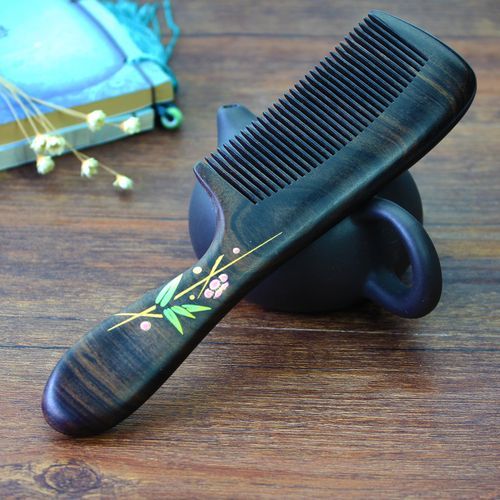 梦到木梳是什么意思_梦见梳子断了代表什么