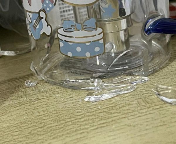 梦到打碎玻璃杯_预示着什么