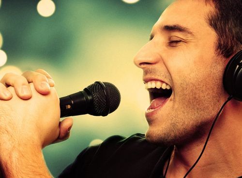 梦到让唱歌_什么预兆