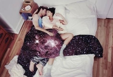 梦见主动拥抱异性_意味着什么