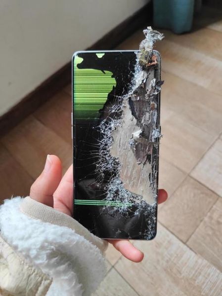 梦到手机碎了_手机摔坏预示什么