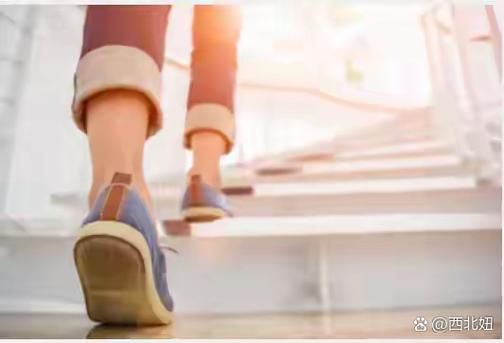 梦到爬楼爬不动_梦见爬楼很累代表什么