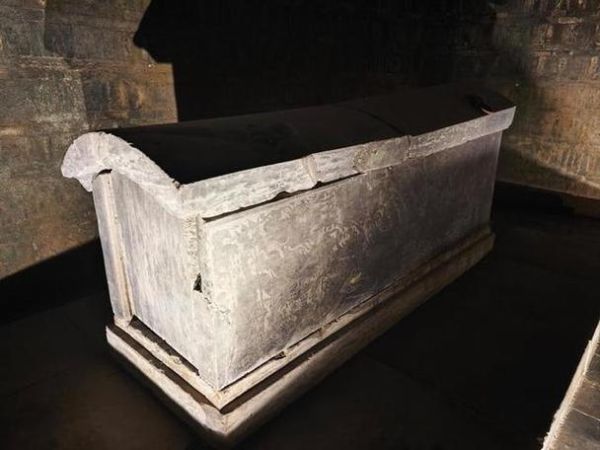 梦到迁移坟墓是什么意思_梦见迁坟预示什么