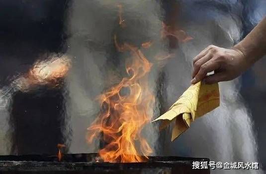 梦到纸是什么意思_梦见纸钱代表什么