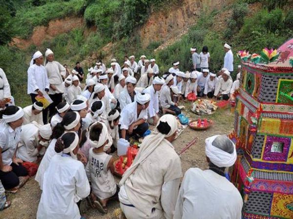 梦到别人家死人办丧事_是什么意思