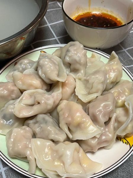 梦到生饺子是什么意思_梦见生饺子预示什么